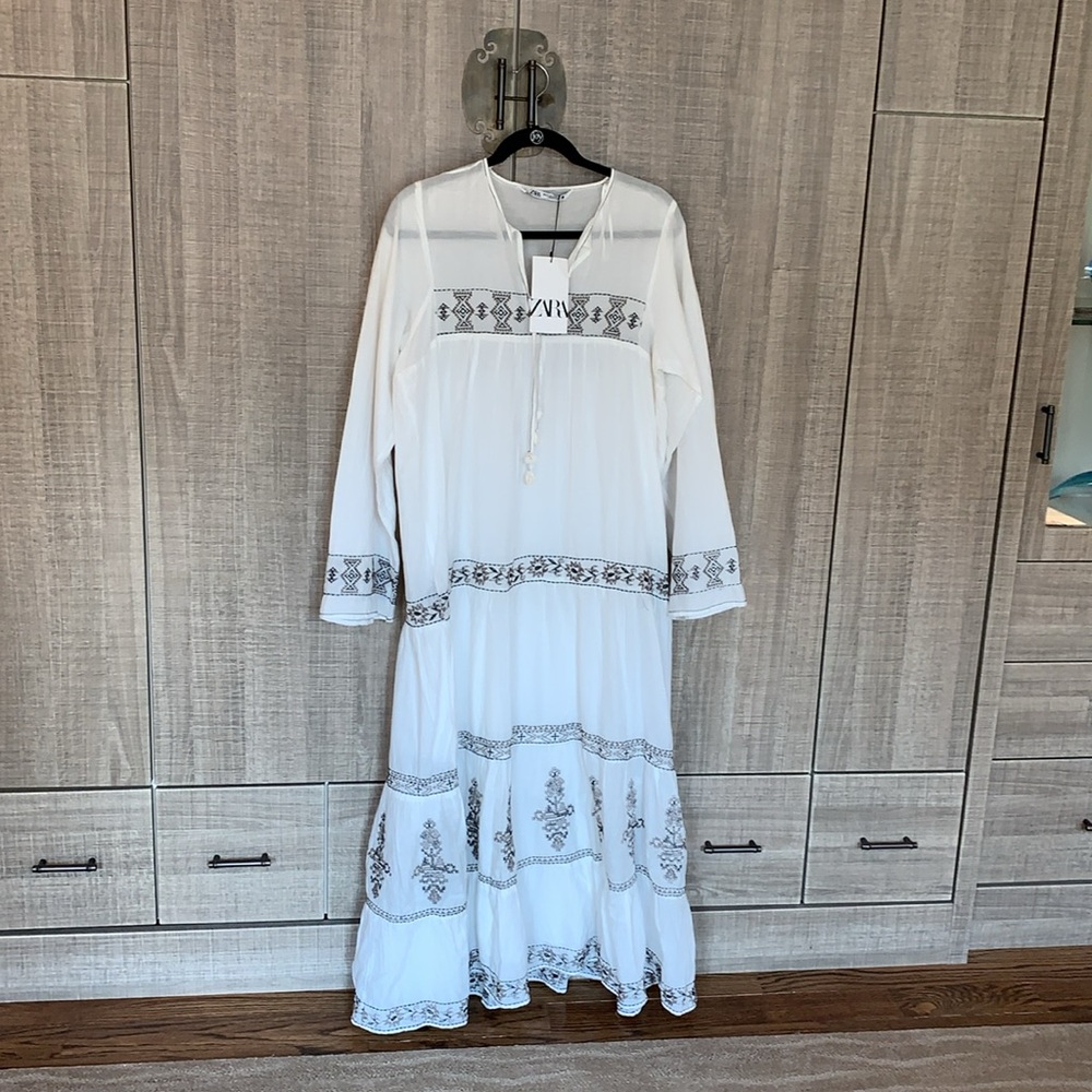 Zara‎ Embroidered Dress - Picture 10 of 17